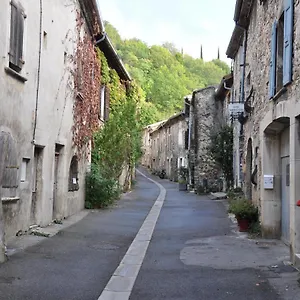 La Cle Des Champs Bed & Breakfast
